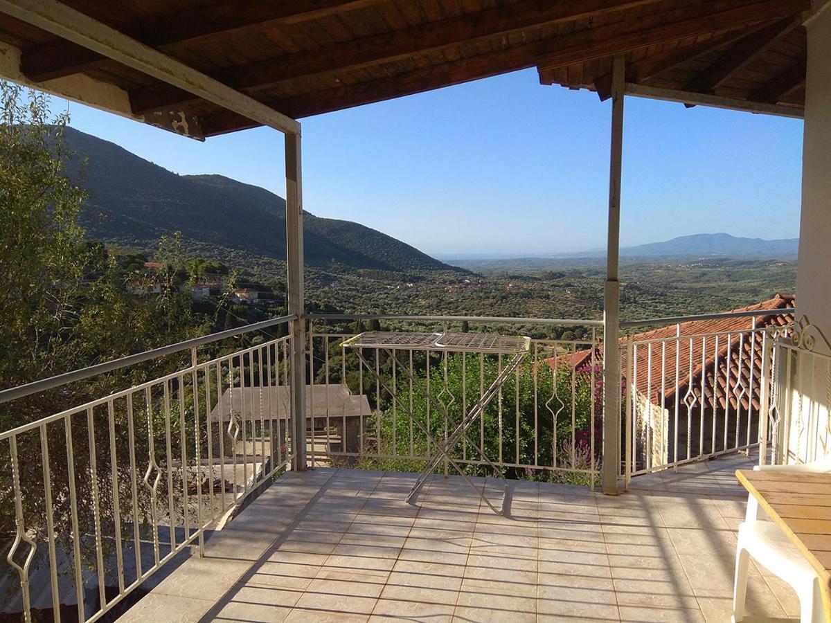 Appartement Vintage House With A Fantastic View à Mavrommátion Extérieur photo